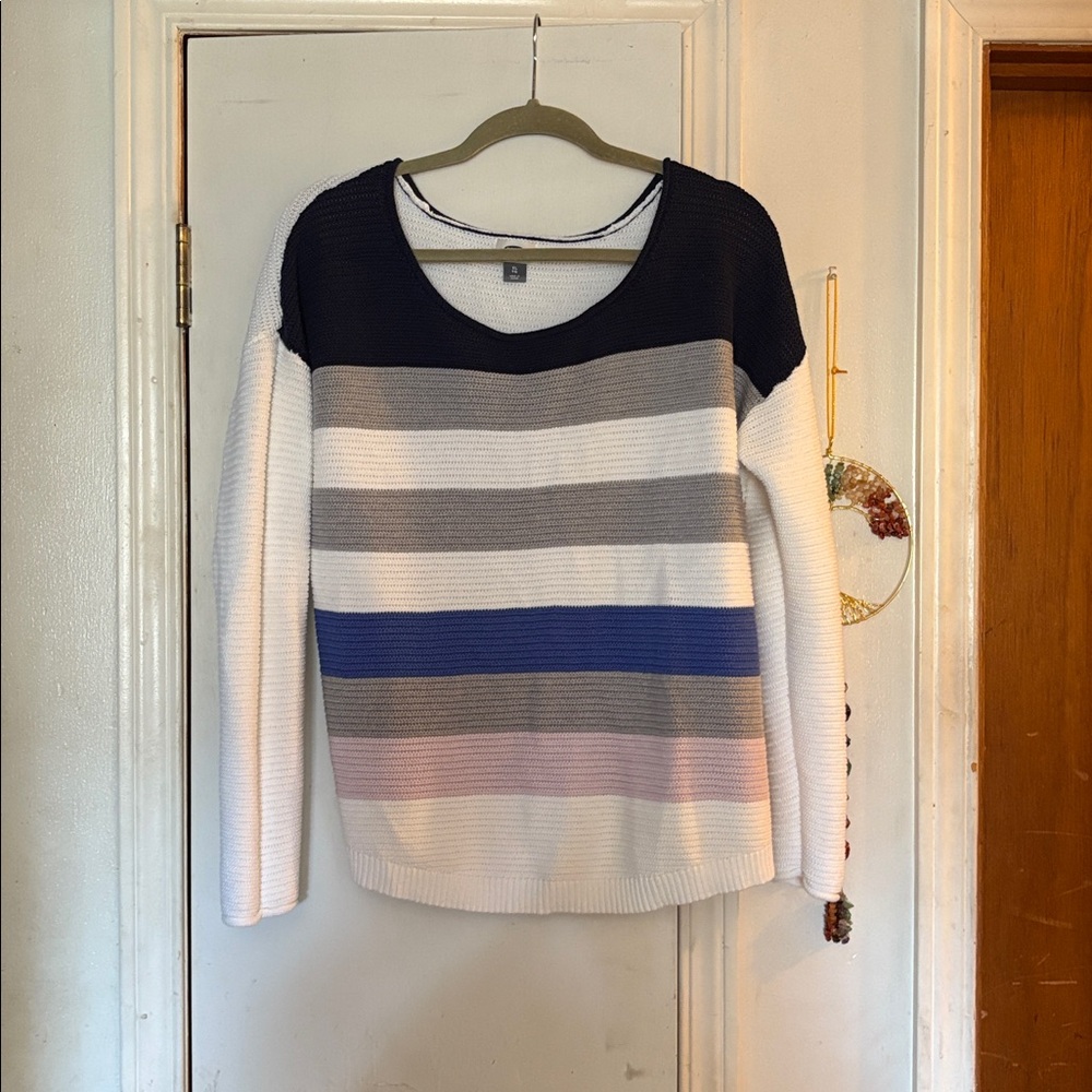 Old Navy Textured Knit Sweater - Gray and White